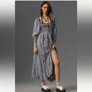 Long-Sleeve Sweetheart Midi Dress - M